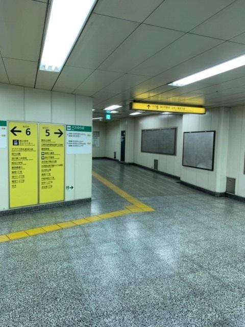 5番出口案内1.jpg